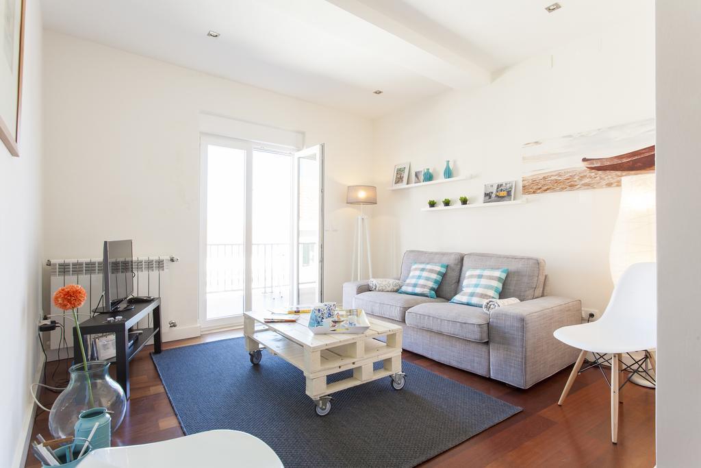 Joivy Joyful 2Br Apt With Terrace Nearby Sao Bento Palace Lisboa Rum bild