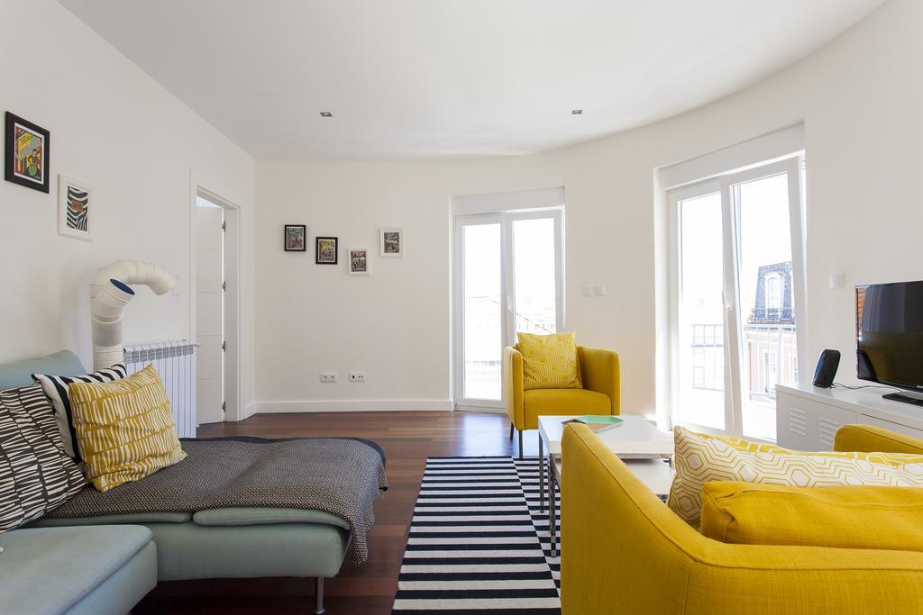 Joivy Joyful 2Br Apt With Terrace Nearby Sao Bento Palace Lisboa Exteriör bild