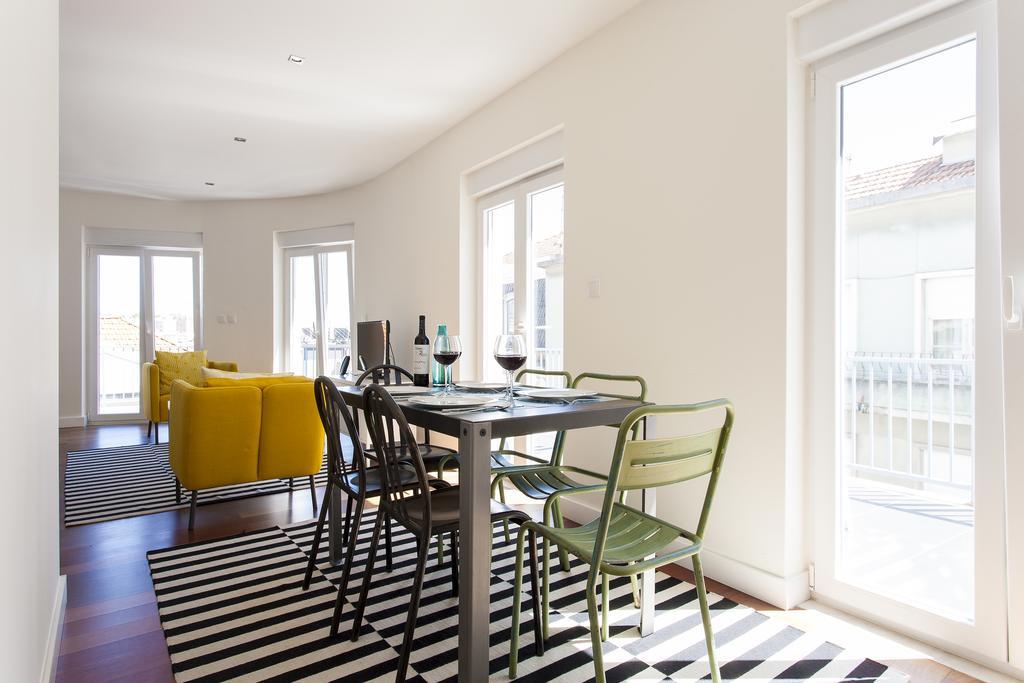 Joivy Joyful 2Br Apt With Terrace Nearby Sao Bento Palace Lisboa Exteriör bild