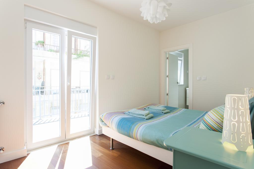 Joivy Joyful 2Br Apt With Terrace Nearby Sao Bento Palace Lisboa Exteriör bild